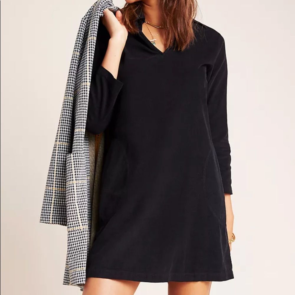 Velvet by Graham & Spencer Black Long Sleeve V-Neck Shift Dress